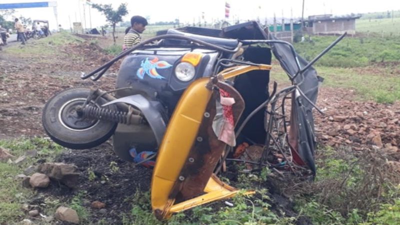 madhya pradesh five people killed in horrible road accident in rajgarh