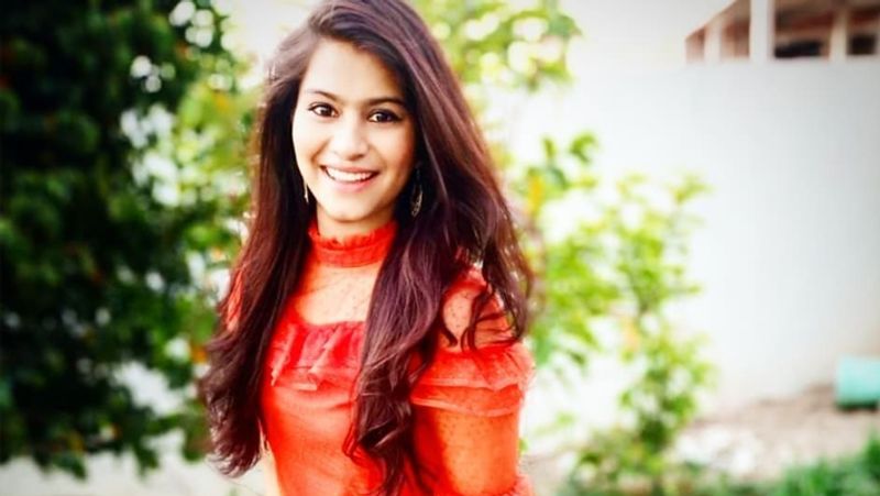 uttar pradesh police constable priyanka mishra got viral on social media, her resignation accepted