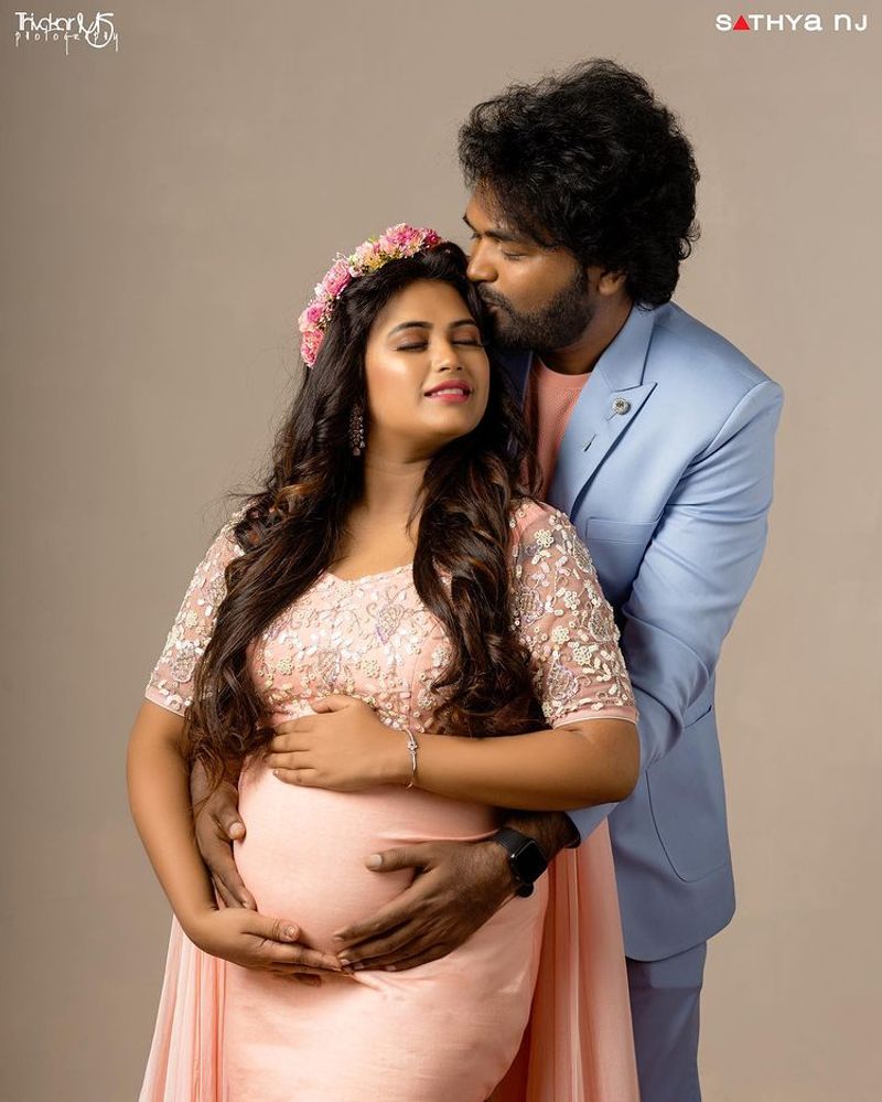 bharathi kannama serial actress farina different poses in pregnancy photo shoot
