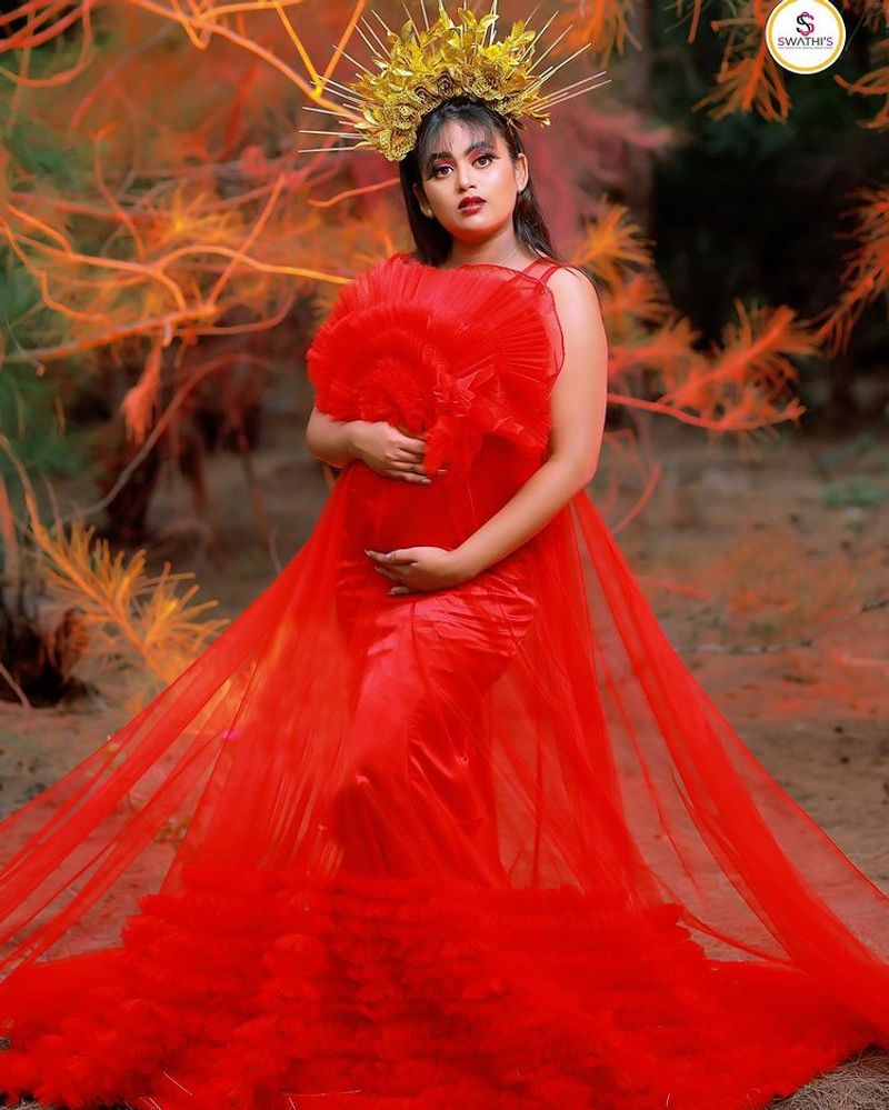 bharathi kannama serial actress farina different poses in pregnancy photo shoot
