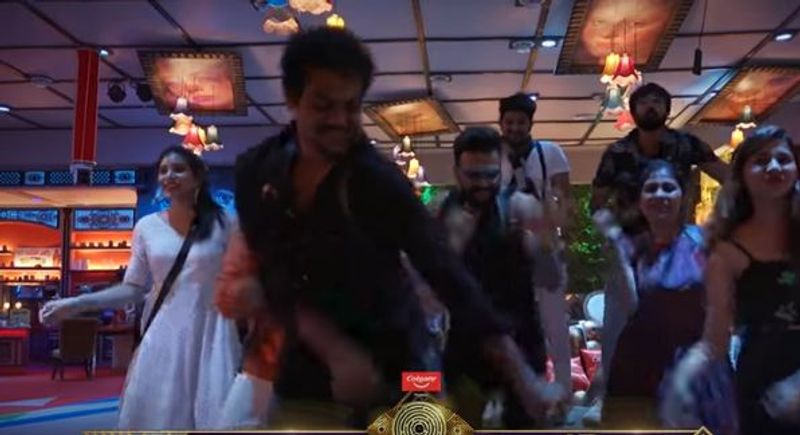 deepthi sunaina propose to shanmukh in biggboss5 house on his birthday occasion