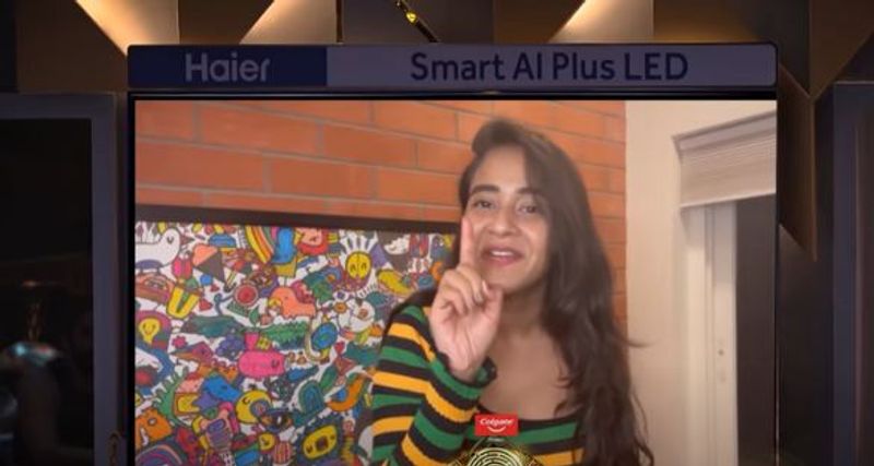 deepthi sunaina propose to shanmukh in biggboss5 house on his birthday occasion