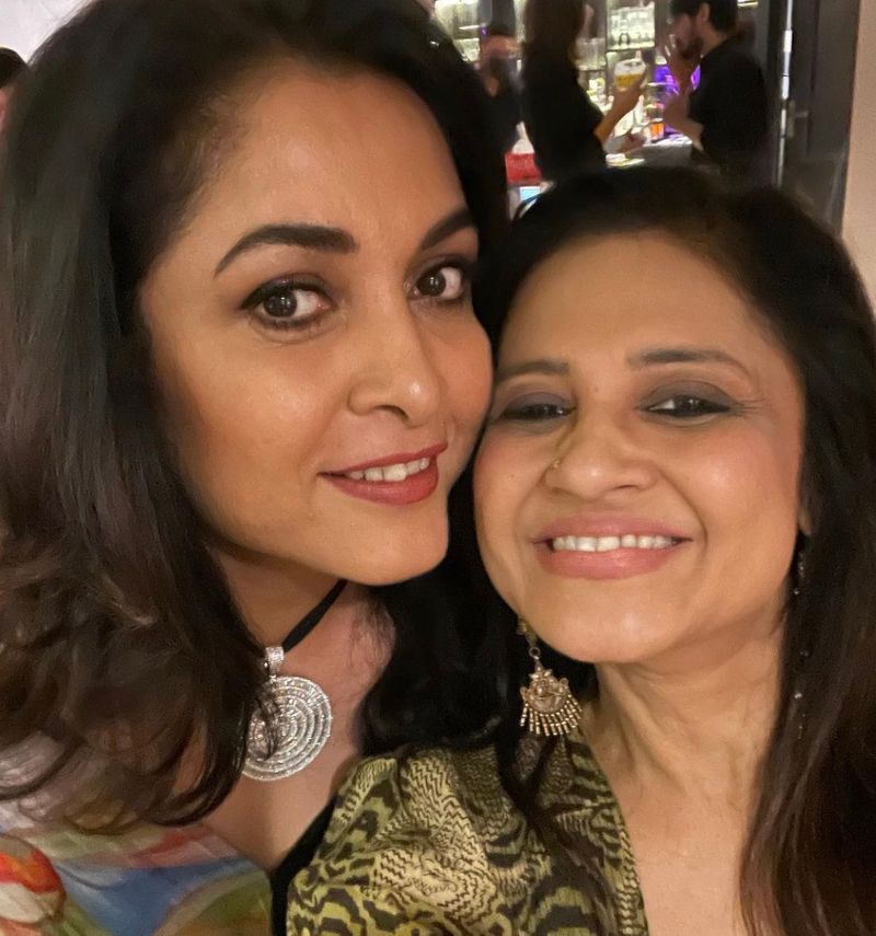 Actress ramya kirushnan night party birthday celebration photos viral in internet