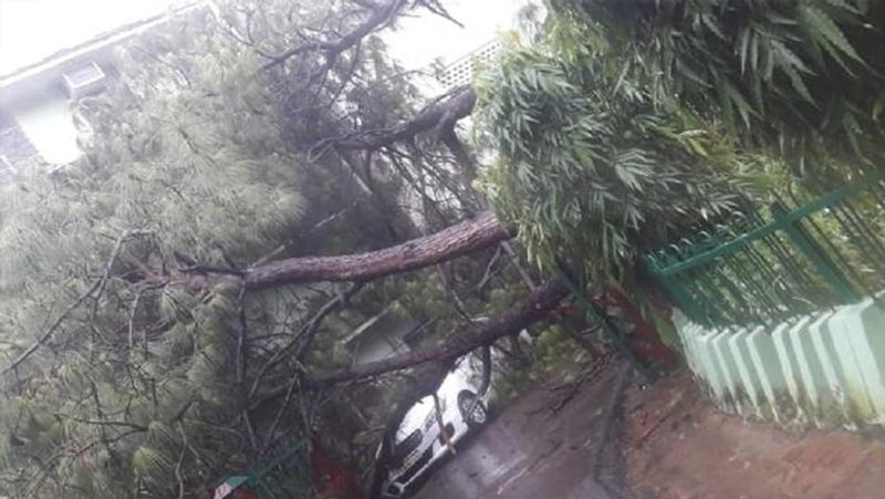 Uttar Pradesh cloud burst cause destruction, many people died and alert issued to vacant home