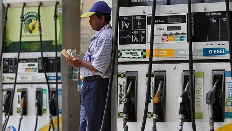 IOCL Petrol-Diesel Price, 8 Nov 2021, Petrol price here in the country is Rs 87.10 per liter ,today rate VAT rps