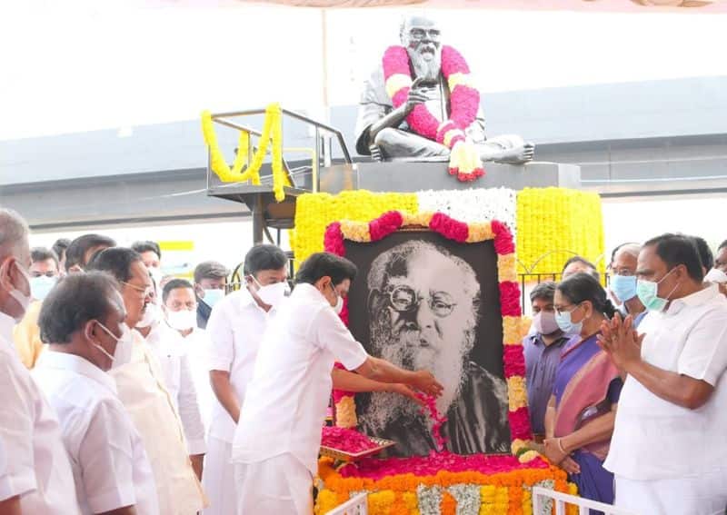 Statue on the door ... Do you respect Periyar ..? Shame ..?