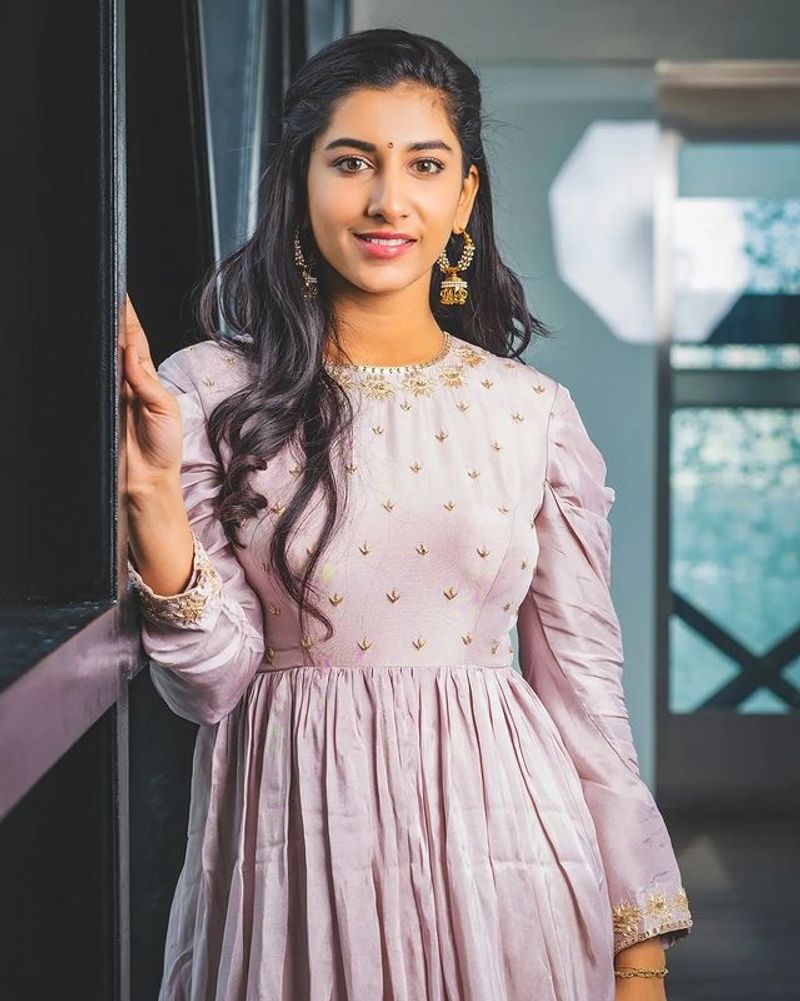 Tollywood Anchor Vishnupriya glamorous photos in trendy outfit