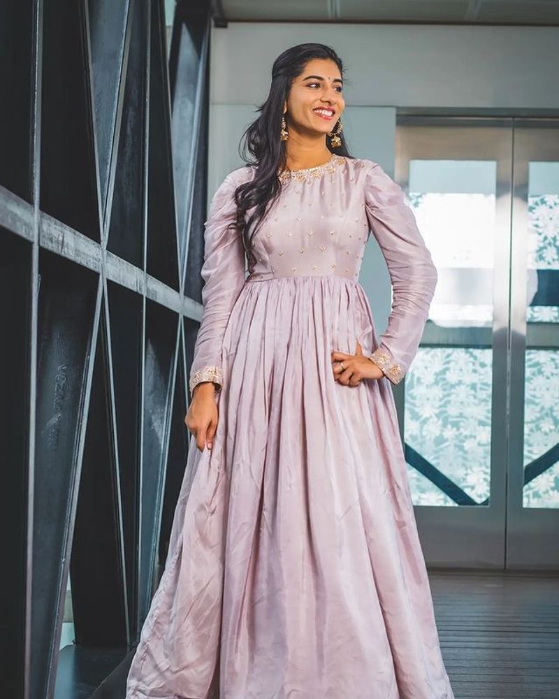 Tollywood Anchor Vishnupriya glamorous photos in trendy outfit