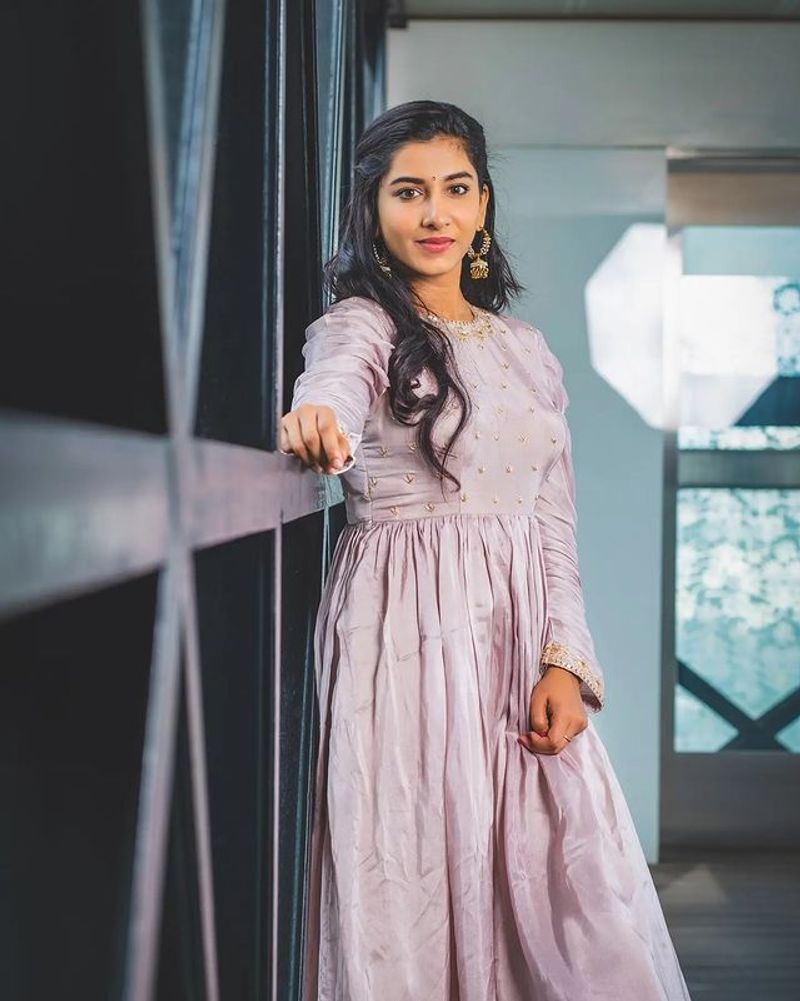 Tollywood Anchor Vishnupriya glamorous photos in trendy outfit