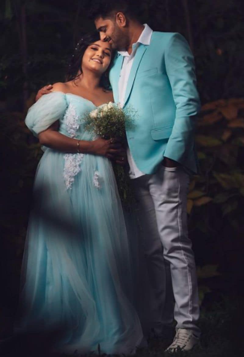 Actress Mayuri celebrates as her son completes six months with half cake dpl