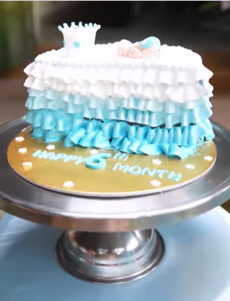 Actress Mayuri celebrates as her son completes six months with half cake dpl