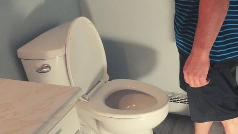 weird laws of the world Switzerland flush the toilet after 10 pm is illegal