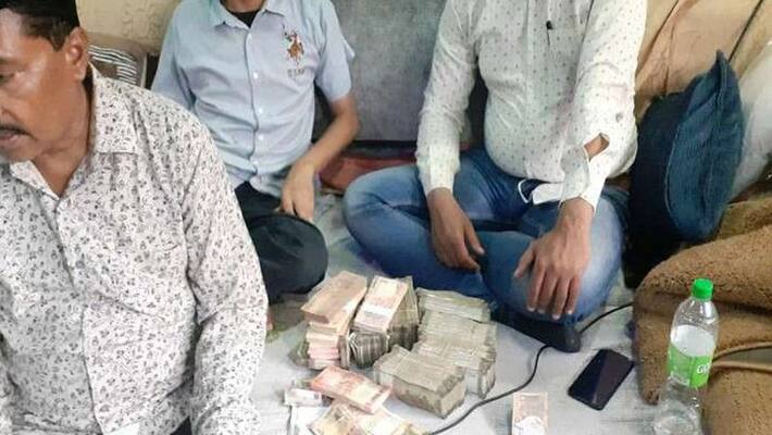 Vigilance raid in tn govt offices money siezed Vigilance raid in tn govt offices money siezed