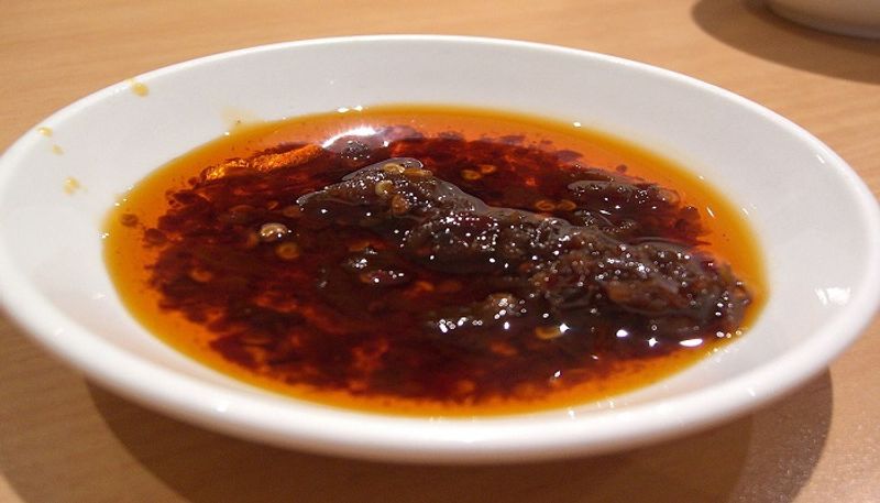 What is Chilli oil? How to make it at home?