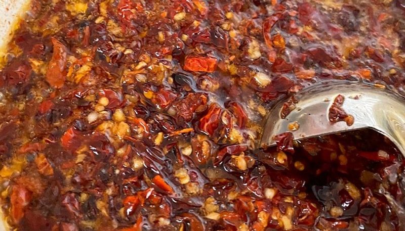 What is Chilli oil? How to make it at home?