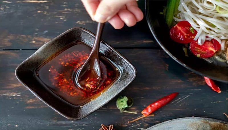 What is Chilli oil? How to make it at home?