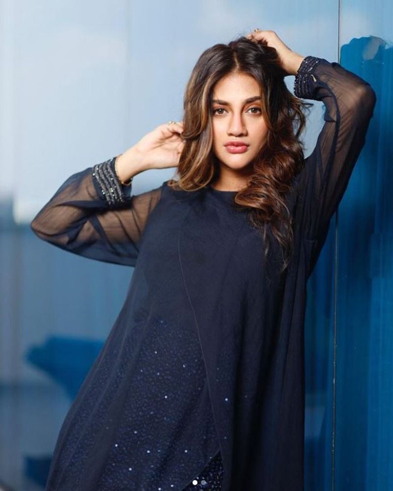 MP Actress nusrat jahan and yash dasgupta visited ena saha s office on vishwakarma puja BRd