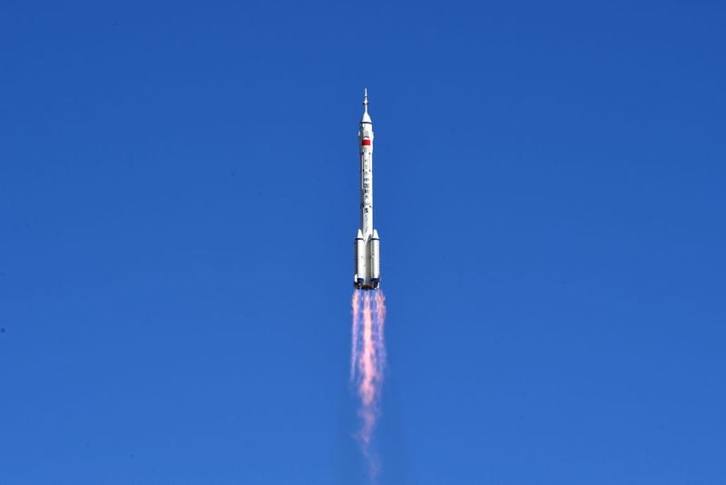Chinese astronauts land safely after 90 days