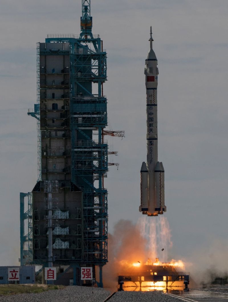 Chinese astronauts land safely after 90 days