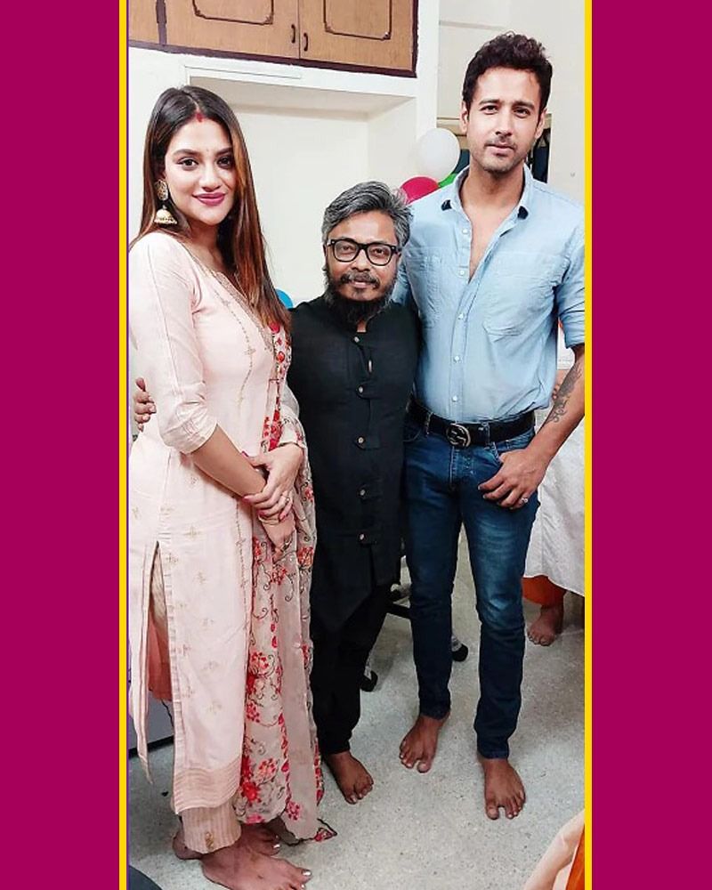 MP Actress nusrat jahan and yash dasgupta visited ena saha s office on vishwakarma puja BRd