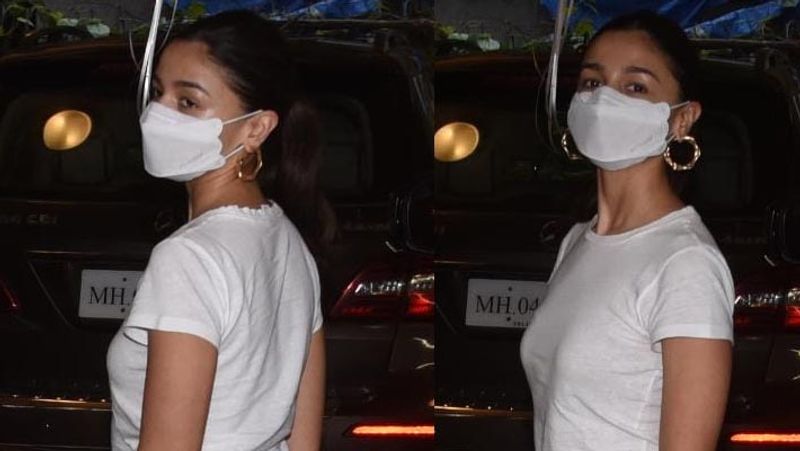 arjun kapoor and malaika arora spotted at dinner date viral photos of couple