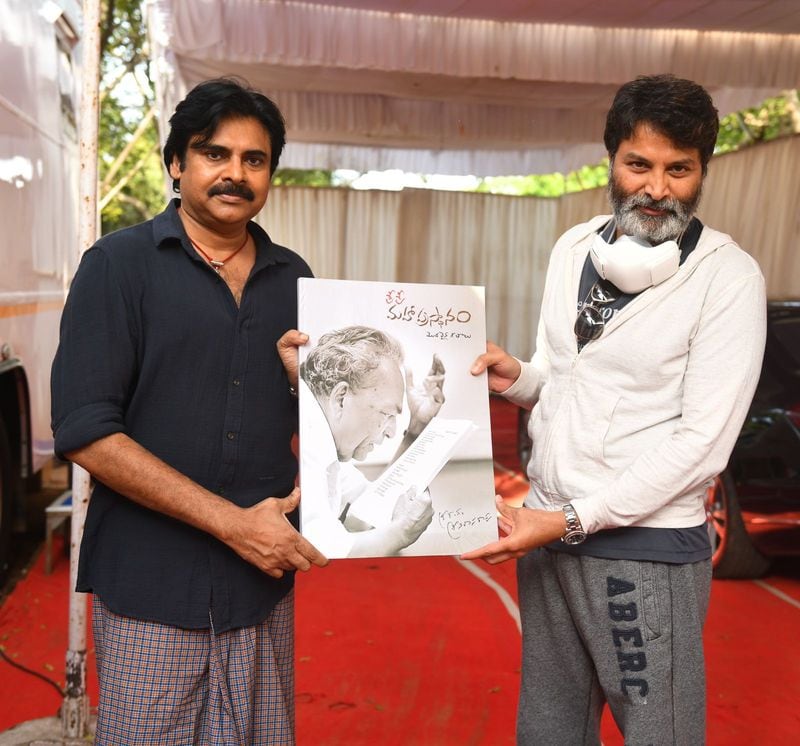 bheemla nayak in re shoot directing by trivikram pawan fans in shock ?