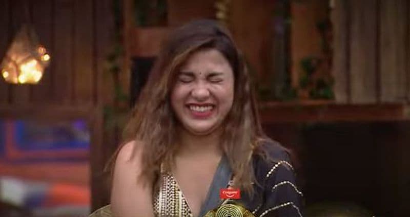 ram charan surprise to biggboss5 punches on hamida shanmukh and nag warning to housemates
