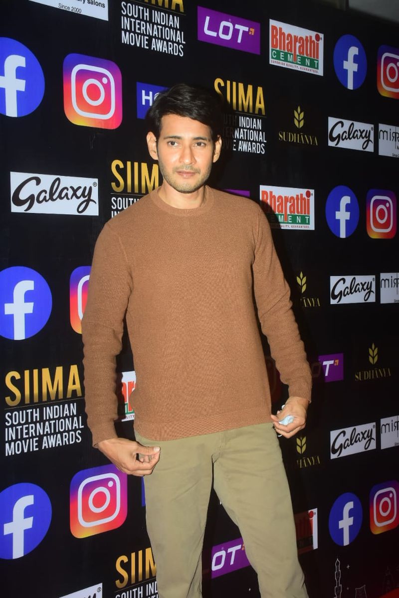 SIIMA Awards 2021: Mahesh Babu to Amrutha Iyengar to Armaan Malik; take a look at star-studded evening (Pics)-SYT