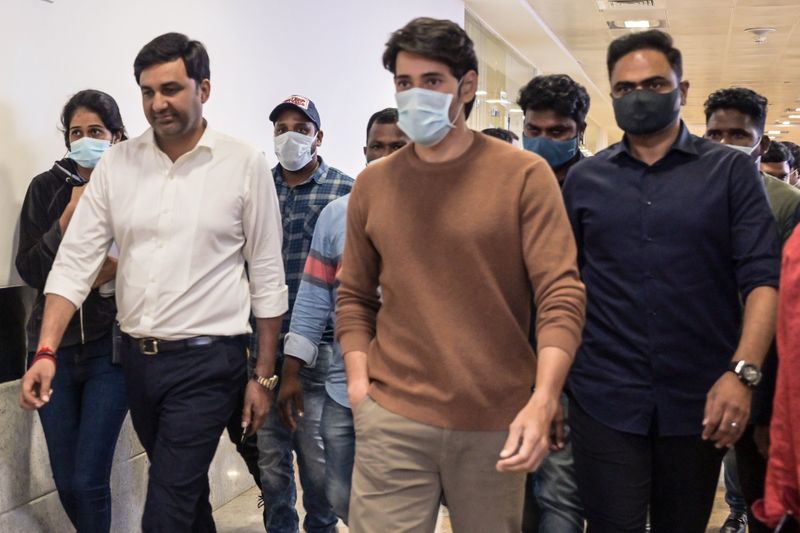 mahesh vamshi paidypalli faria abdulla nivin pauly hulchul in siima 2021 event