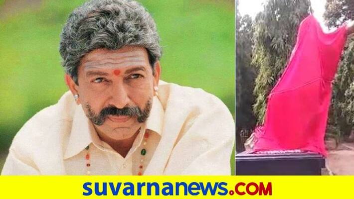 Fans disappointed to see police vandalize Dr Vishnuvardhan statue in Mysore vcs Fans disappointed to see police vandalize Dr Vishnuvardhan statue in Mysore vcs