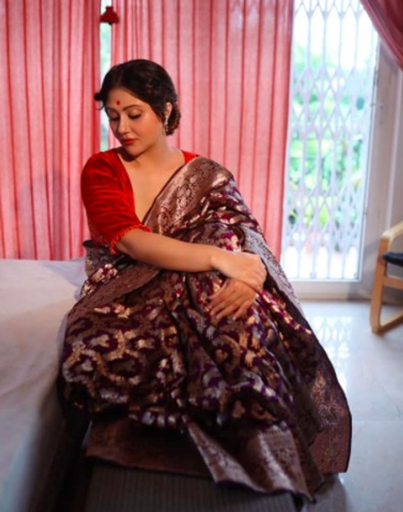 swastika mukherjee new look on saree break attention of internet bjc