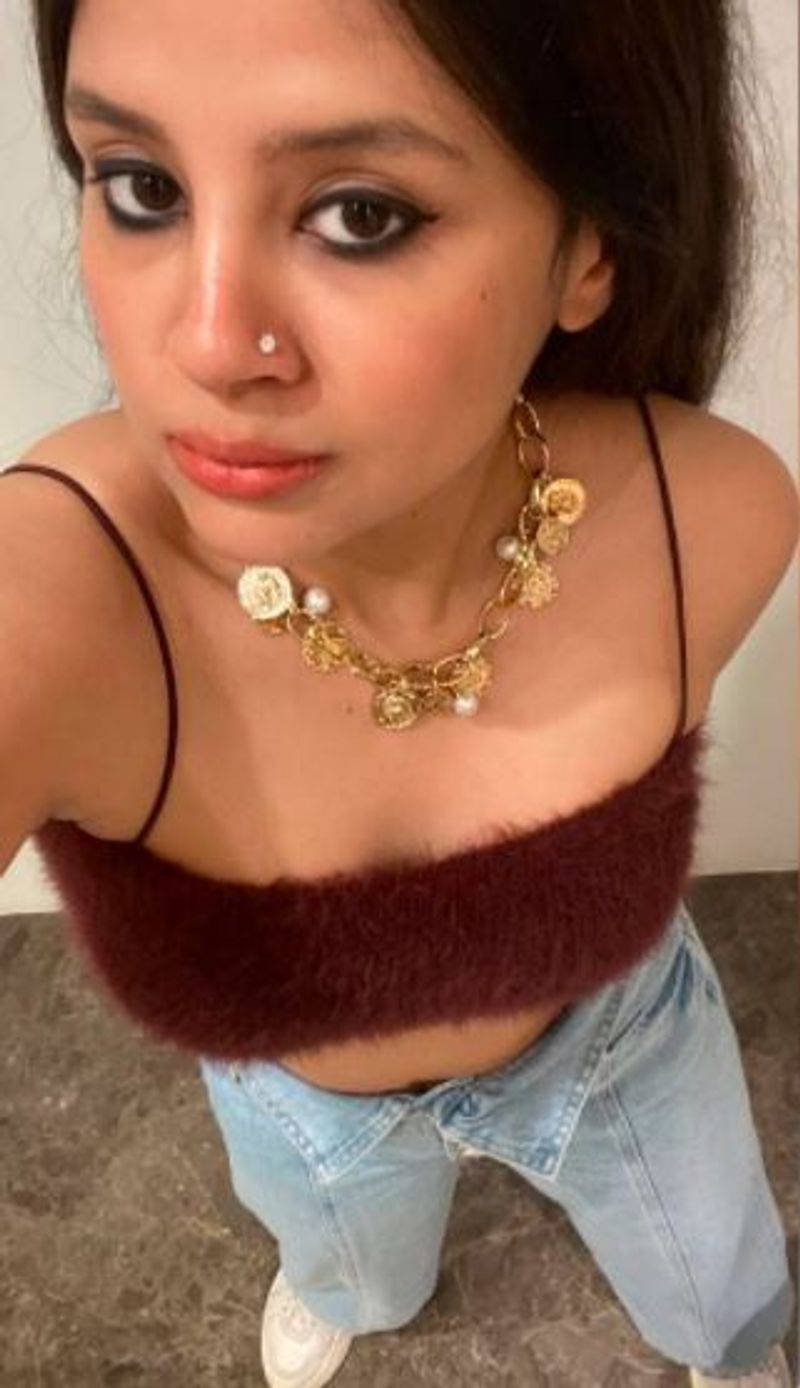 IPL 2021 - 10 hottest selfies of Sakshi Dhoni, the Selfie Queen of Indian Cricket ALB