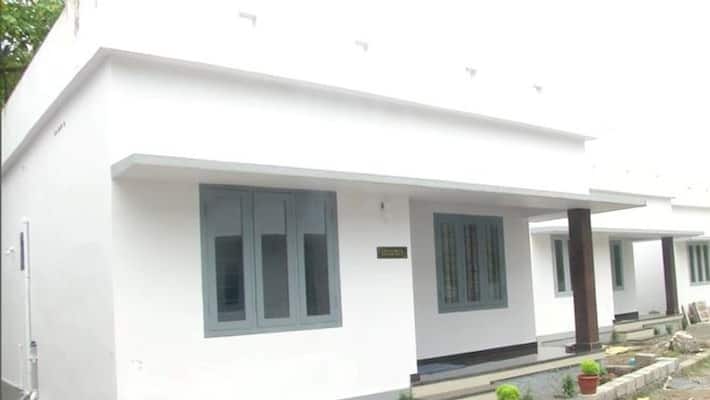 Kerala two lady Teachers story who are spreading education as well as providing constructed homes for homeless Kerala two lady Teachers story who are spreading education as well as providing constructed homes for homeless