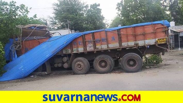 One Killed in Truck Accident in Raichur grg One Killed in Truck Accident in Raichur grg