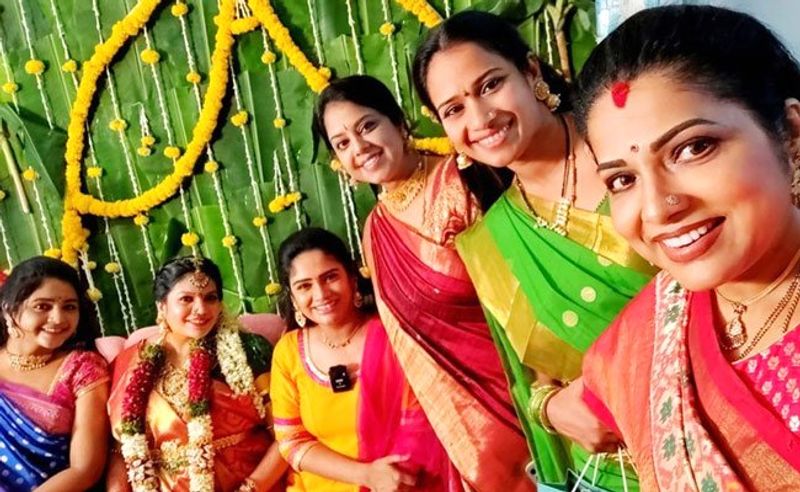 telivision celebs celebrates bigg boss contestant nataraj wife pre delivery ceremony