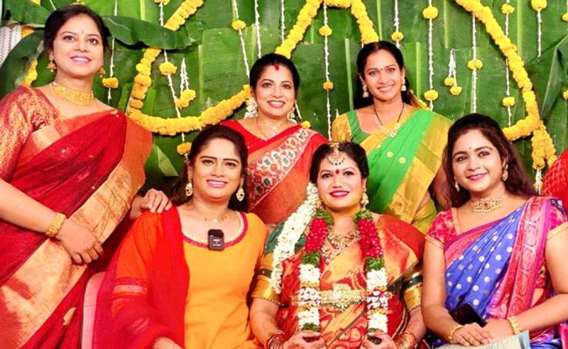 telivision celebs celebrates bigg boss contestant nataraj wife pre delivery ceremony