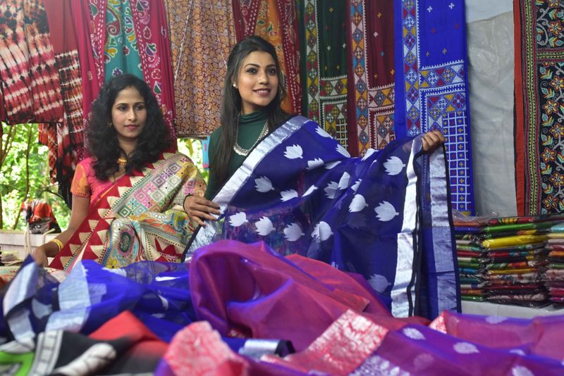 Art and craft mela by Karnataka Chitrakala Parishath in Bengaluru dpl