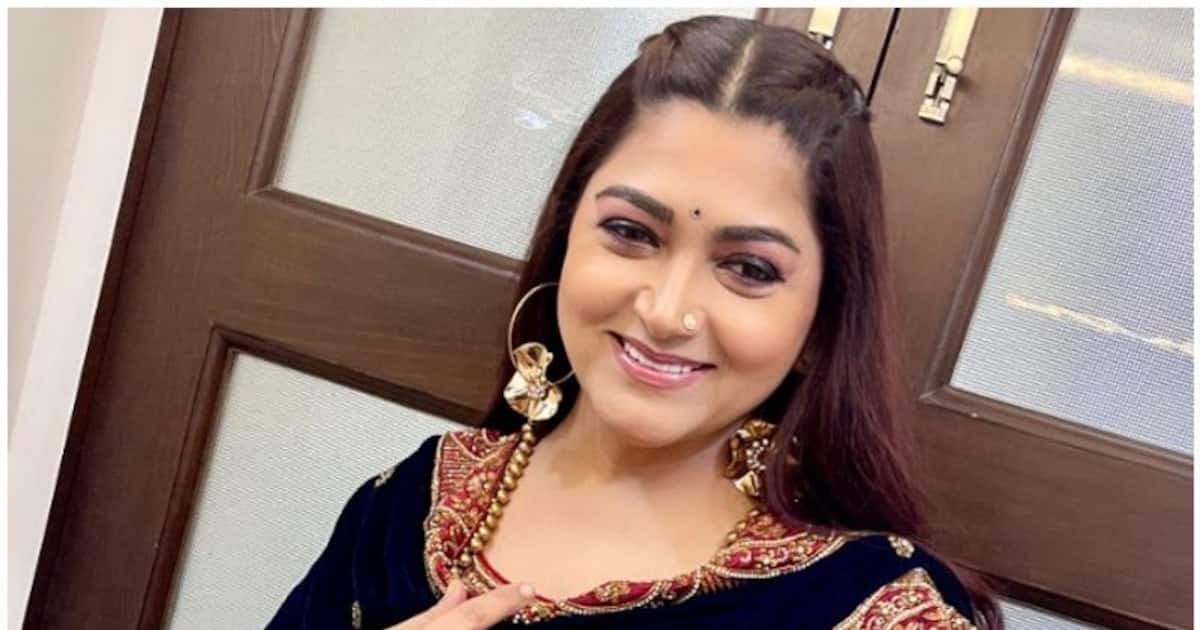 Kushboo: ச்சீ... ச்சீ... குஷ்புவா இப்படி? பிரபல நடிகைக்கு உதட்டோடு உதடு முத்தம்! வைரலாகும் பழைய புகைப்படம்!