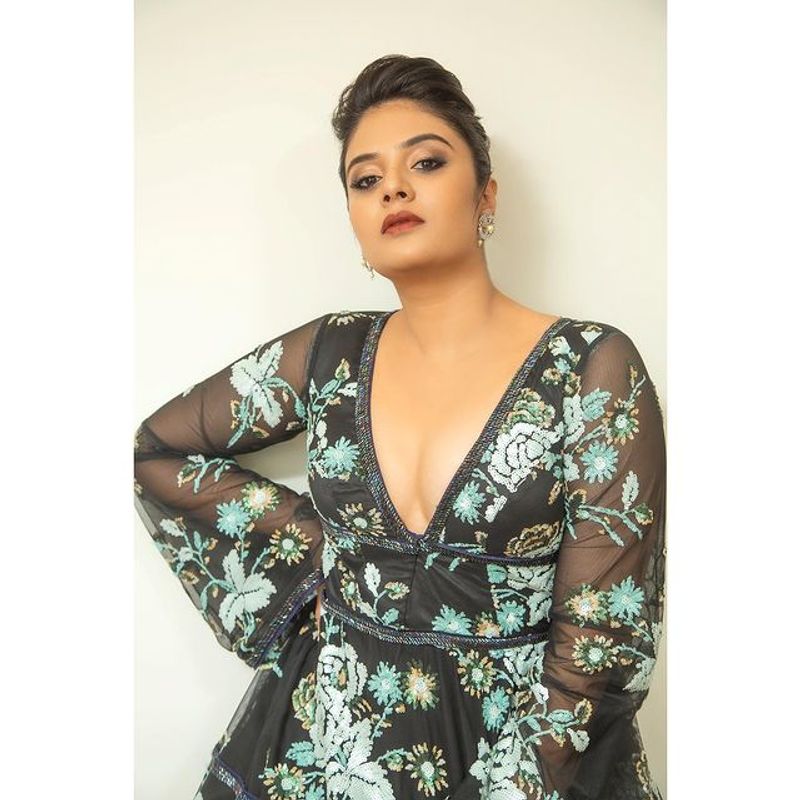 Sreemukhi stunning look for SIIMA awards 2021