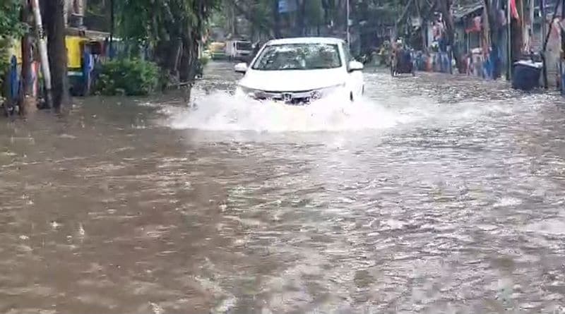 waterlogged in many area of Kolkata due to heavy rain bmm