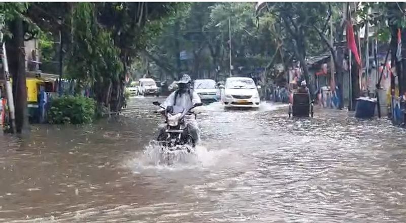 waterlogged in many area of Kolkata due to heavy rain bmm
