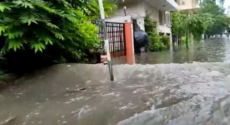 waterlogged in many area of Kolkata due to heavy rain bmm