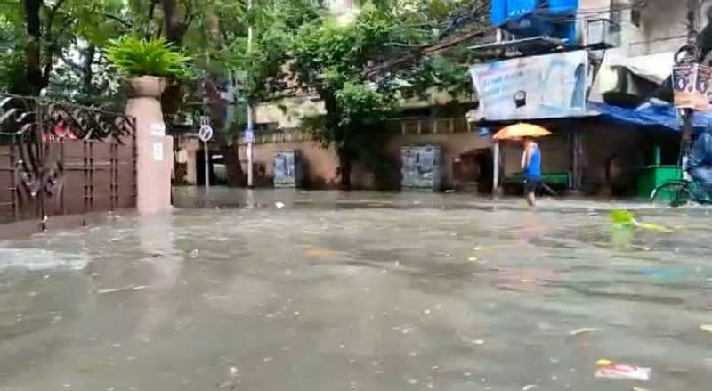 waterlogged in many area of Kolkata due to heavy rain bmm