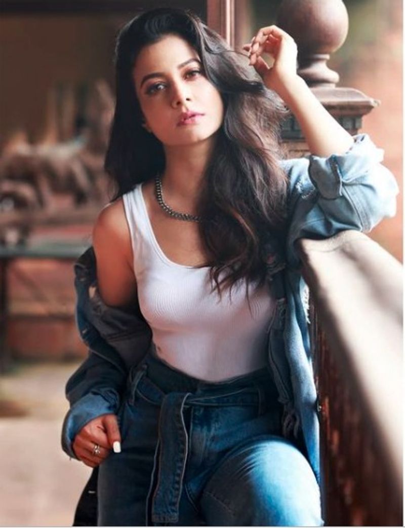 koel mallick new photoshoot goes viral on net bjc
