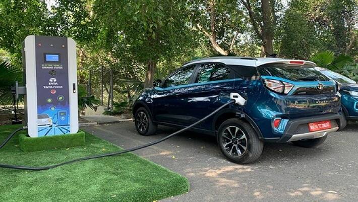 Convert petrol-diesel car into electric one, know how much will it cost Convert petrol-diesel car into electric one, know how much will it cost