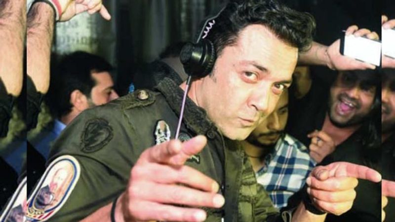 when bobby deol did not like father dharmendra, actor always oppose him for this reason