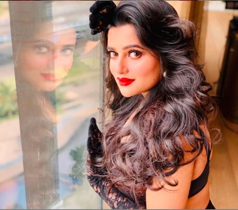 ushasi ray bold photoshoot makes fan shocked bjc