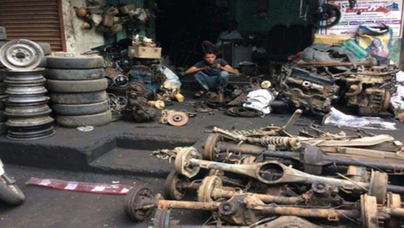 Top Chor Bazaar of country where you can find almost everything in cheapest rates