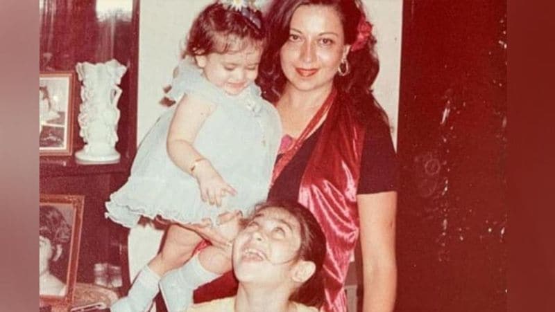 Kareena Kapoor was ultimate 'little' diva in childhood; check out her cute pictures-SYT