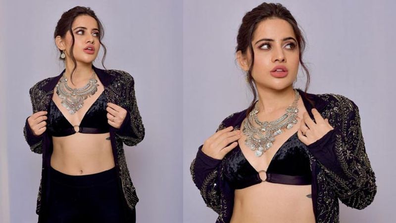 urfi javed first appeared in bra then unbuttoned pants and now shares photo in black bralette pants